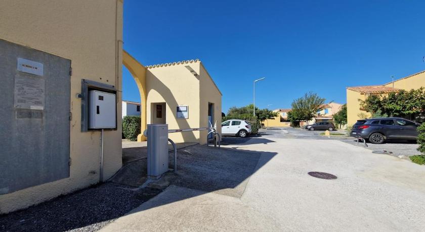 ルバルカレス le charme des dosses 4つ星 シングルルーム ロビー