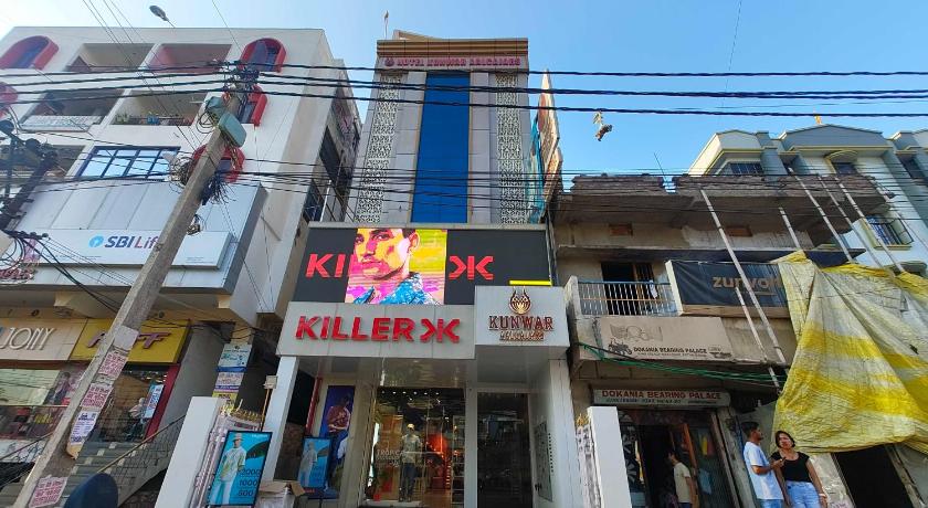 Super Townhouse Kankarbagh Formerly Kunwar Alcajars - image 20