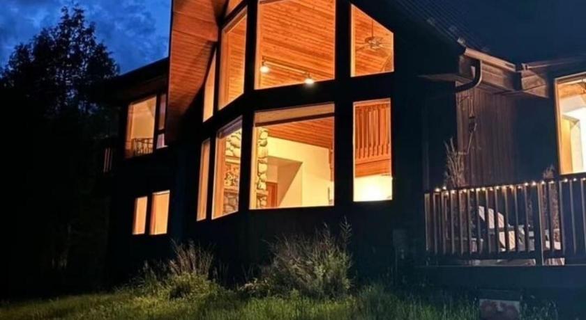 グレンウッドスプリングス (CO) Million Dollar Luxury Villa Ski Fish Hike Raft Mins to downtown 宿泊施設 外観