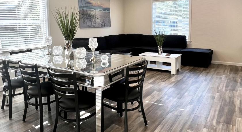 ヴィラ Beach House By The Bay, Sleeps 19, 9 Car Parking 5つ星 宿泊施設 レストラン
