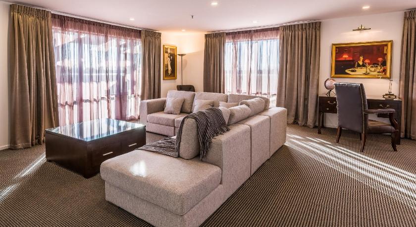 Image of Penthouse One-Bedroom Apartment 6