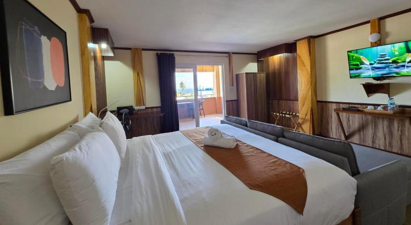 Image of Deluxe Suite 7