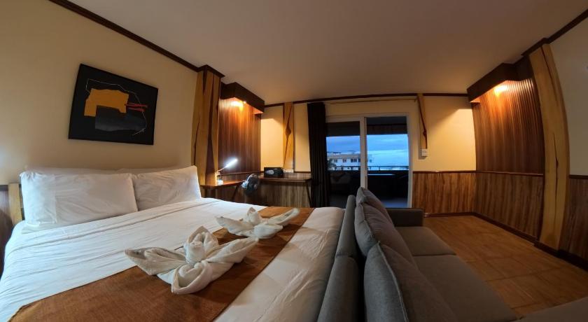 Image of Deluxe Suite 5