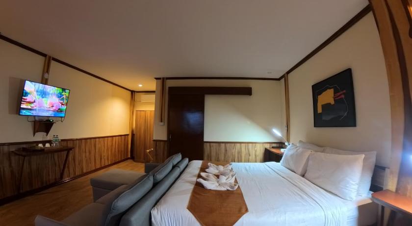 Image of Deluxe Suite 13