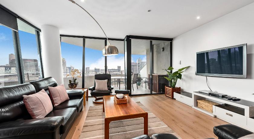Image of NewQuay Three-Bedroom Apartment with Harbour View 0