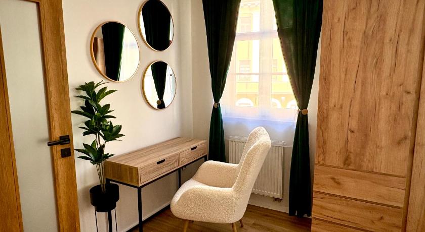 Apartmany TOP - parkovani a nabidka snidane - pohodli v centru