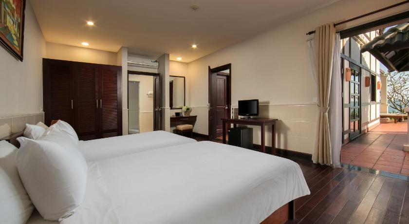 Image of 3 Bedroom Ocean Suite 9