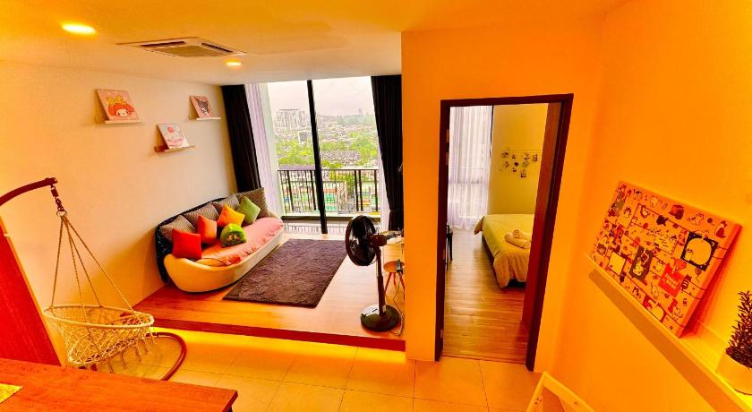 Kuching The Podium Kuching Luxury 7pax 3BR HFloor  5-Star Guesthouse pool