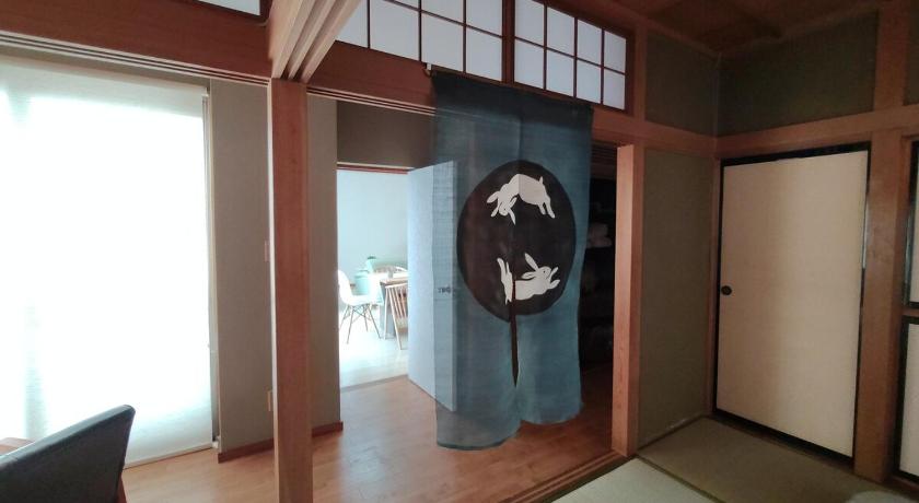 静岡 Spacious Living and Garden 10 min walk from Shizuoka station 4つ星 宿泊施設 レストラン