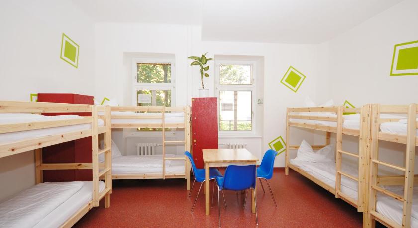 Image of 1 persoon in slaapzaal met 8 bedden - gemengd (1 Person in 8-Bed Dormitory - Mixed) 1