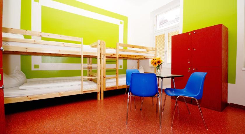 Image of 1 persoon in slaapzaal met 8 bedden - gemengd (1 Person in 8-Bed Dormitory - Mixed) 0