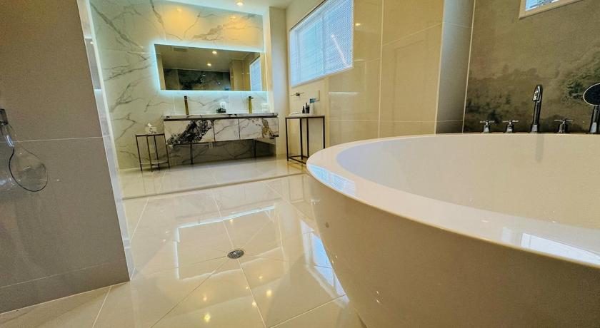 福岡 Luxury Hills 1500ｍ2超絶景パティオ サウナ BBQ 駐車場4台 プール ペット 空港そば 5つ星 シングルルーム 外観