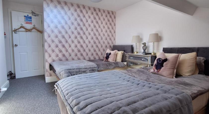 Image of Twin Room 2