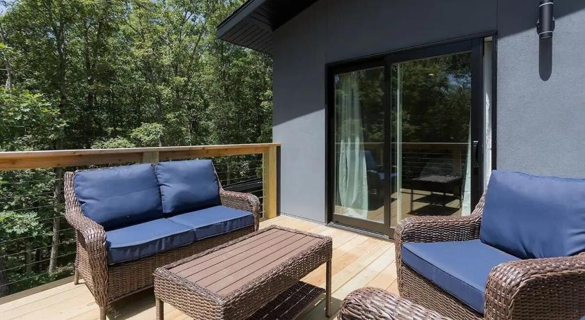 ベラビスタ Rocky Ridge Chalet Hot tub Woodland views on the Back 40 Trail 4つ星 宿泊施設 外観