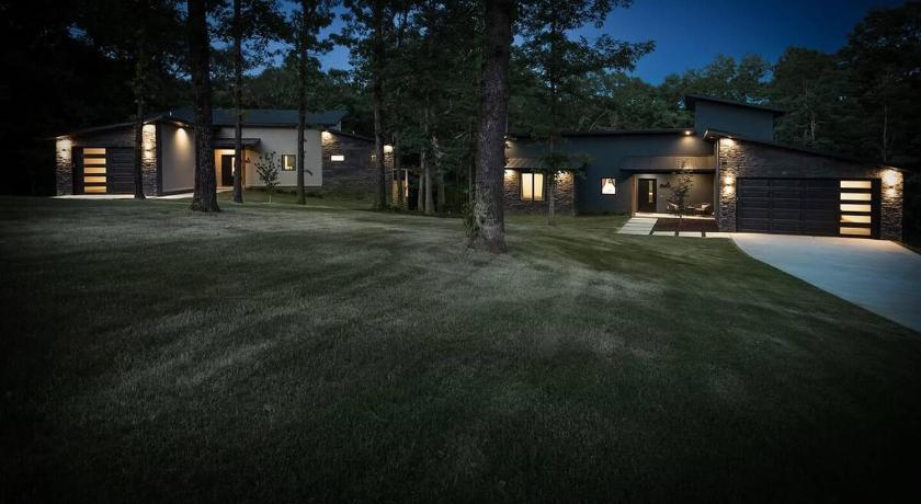 ベラビスタ Rocky Ridge Chalet Hot tub Woodland views on the Back 40 Trail 4つ星 宿泊施設 客室