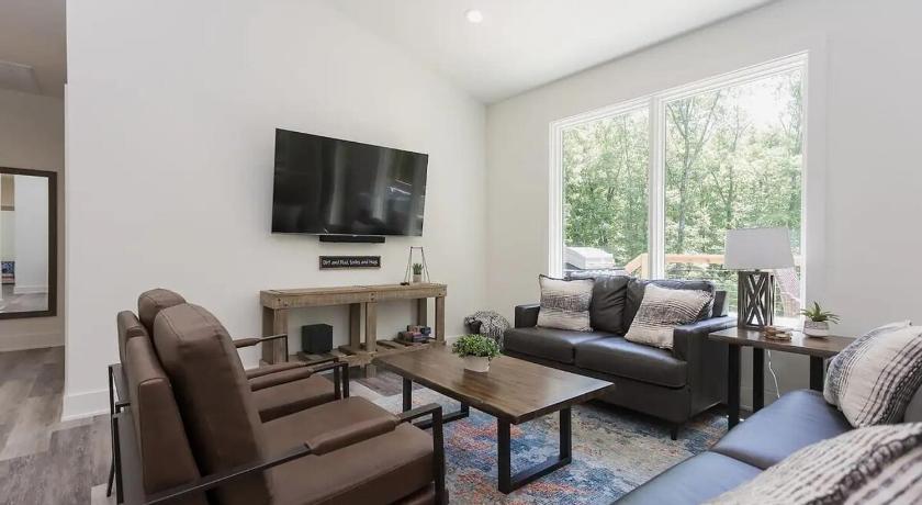 ベラビスタ Rocky Ridge Chalet Hot tub Woodland views on the Back 40 Trail 4つ星 宿泊施設 スイート