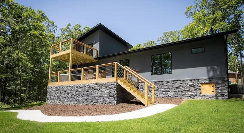 ベラビスタ Rocky Ridge Chalet Hot tub Woodland views on the Back 40 Trail 4つ星 宿泊施設 客室