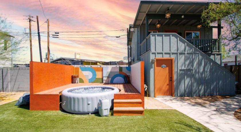 피닉스 (AZ) Charming NEW Retreat, Prime Location Mins to DT & PHX Airport 4성급 숙소 객실