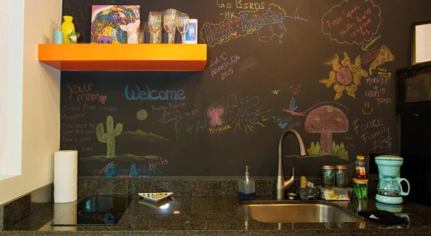피닉스 (AZ) Charming NEW Retreat, Prime Location Mins to DT & PHX Airport 4성급 숙소 스위트룸