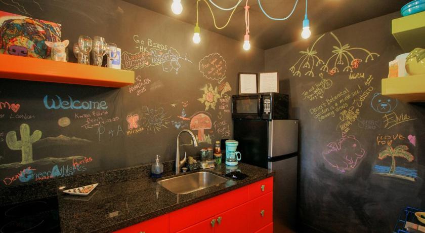피닉스 (AZ) Charming NEW Retreat, Prime Location Mins to DT & PHX Airport 4성급 숙소 외관