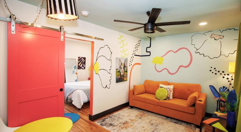 피닉스 (AZ) Charming NEW Retreat, Prime Location Mins to DT & PHX Airport 4성급 숙소 스위트룸