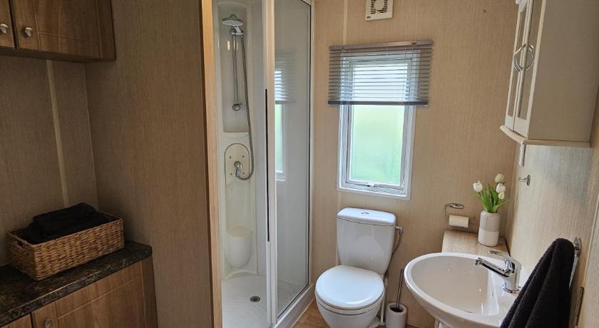 Rotterdam Chalet De VeerWater in Recreatiepark De Veerstal 4-Star Single Room lobby