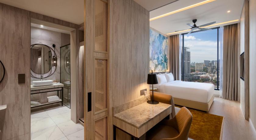 Fifth Avenue Hotel - image 31
