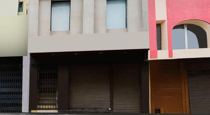 OYO Hotel O Vivekanand Marg - image 16