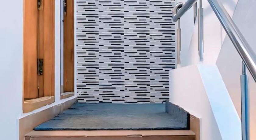 Swarna Sudarshan Service Apartments – Chennai, IL