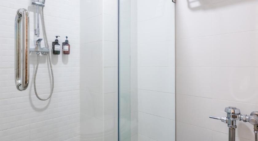 Image of Standard Twin 2