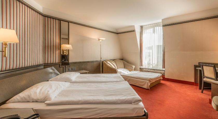 Image of Triple Room 5