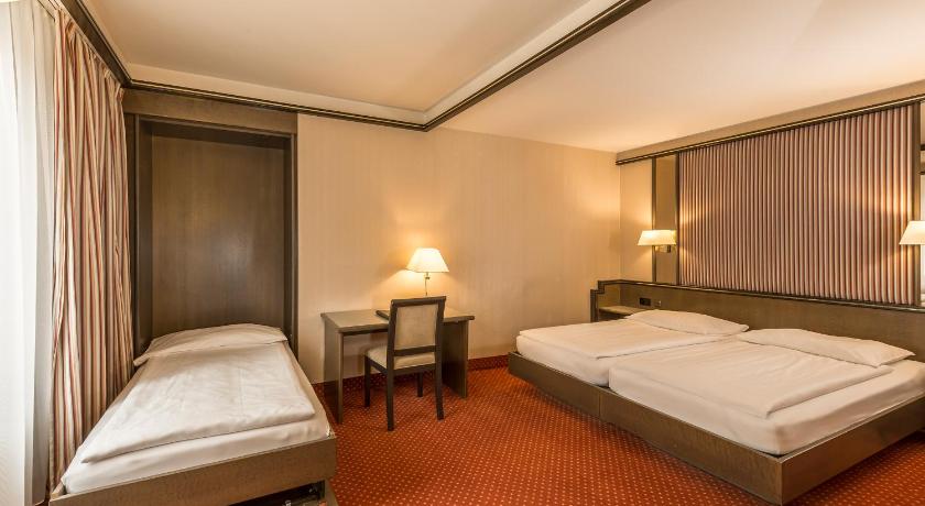 Image of Triple Room 9