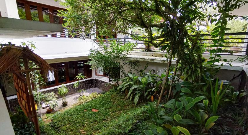 Urbanview near Pasir Angin Hotel - image 18