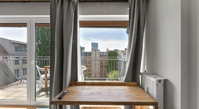 ベルリン Hotel Comenius 2つ星 ホテル プール