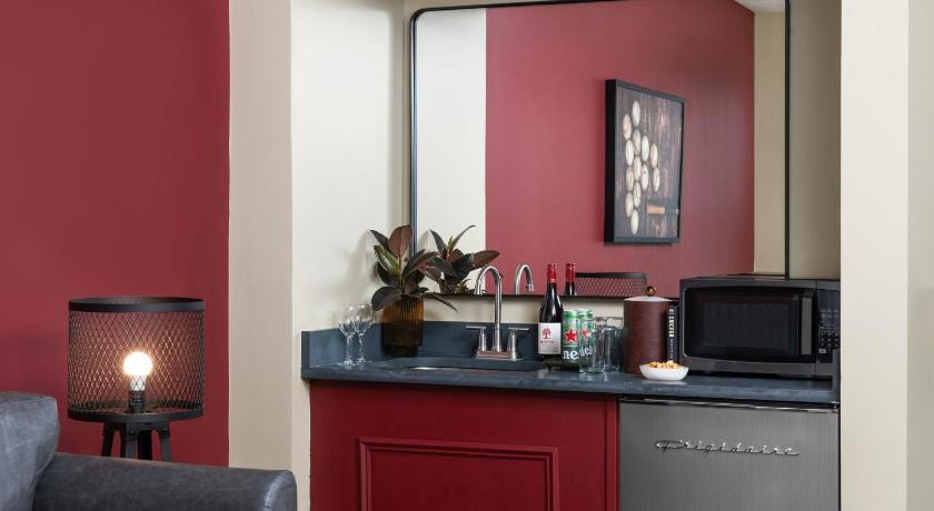 Image of King Suite 8