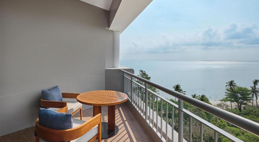 Image of King Premium Ocean View 6