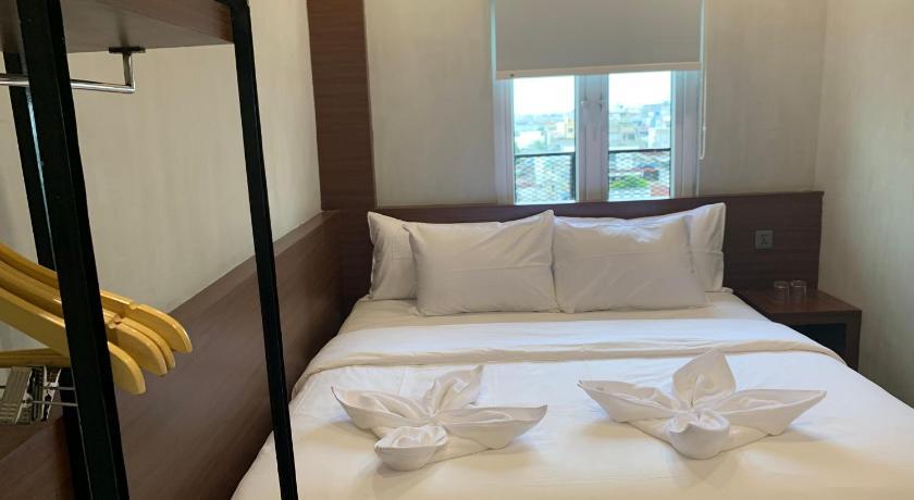 Hotel Travel Biz - image 11