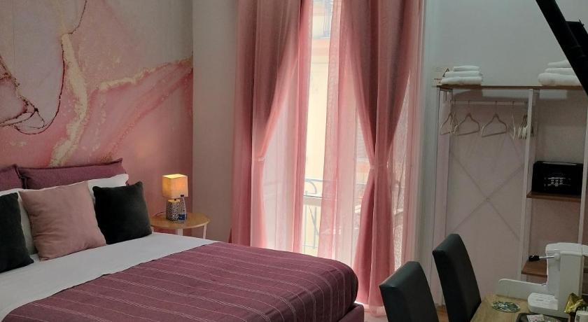 Image of Double Room with Private Bathroom 5