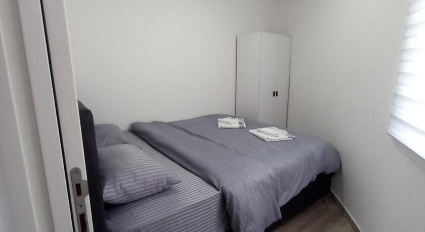 ヴェリコ・グラディシュテ Aria 3つ星 シングルルーム ロビー