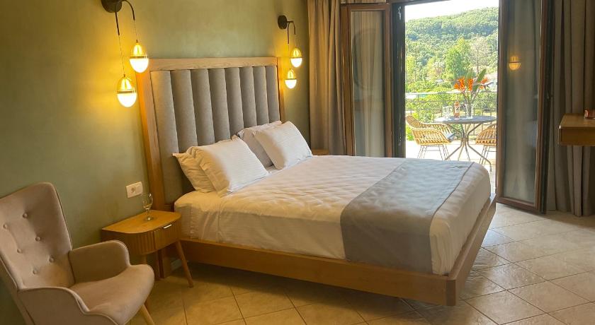 Image of Standard Suite 6