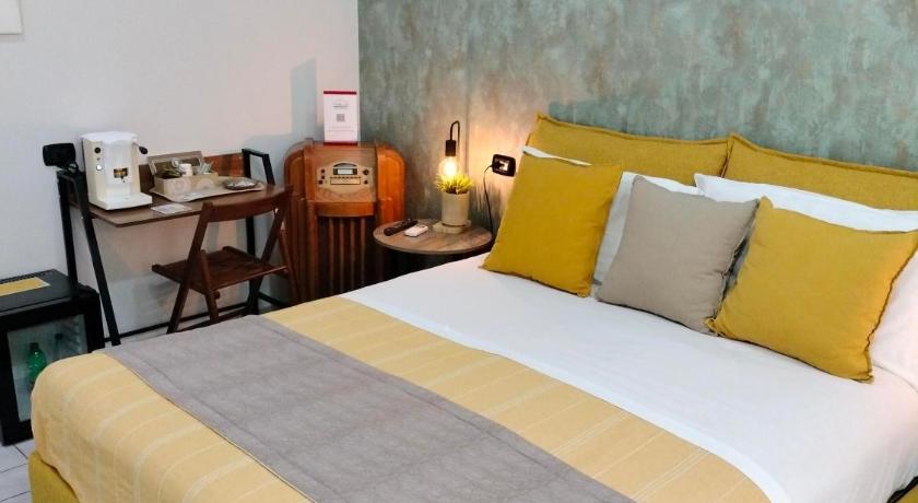 Image of Double Room with Private Bathroom 12