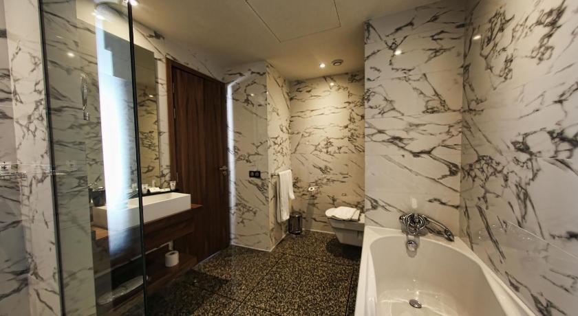 Image of Suite Business 9