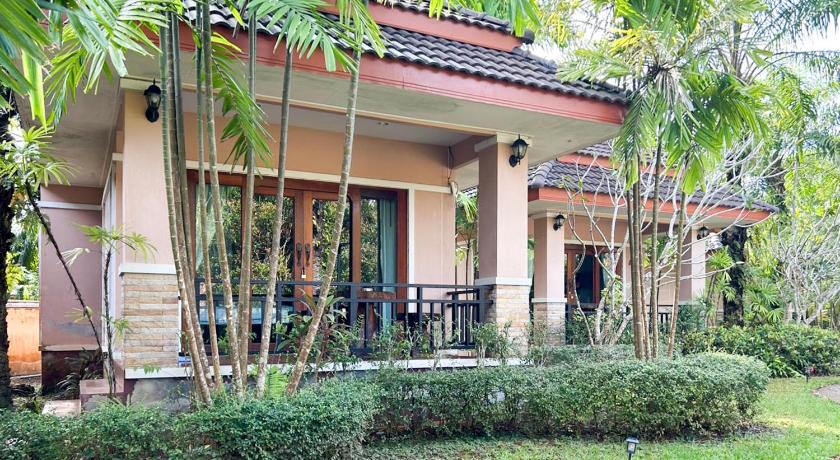Image of Deluxe Bungalow Room 16