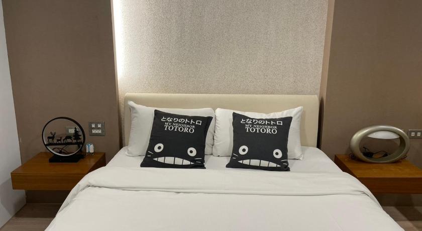 Image of Double (no window) 11