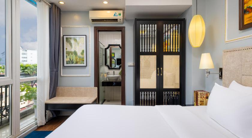 Image of Junior Suite with Balcony 3