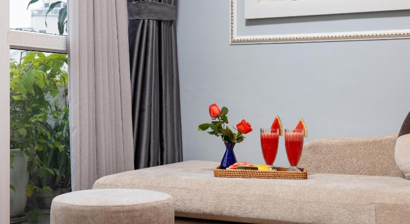 Image of Suite with Balcony 6