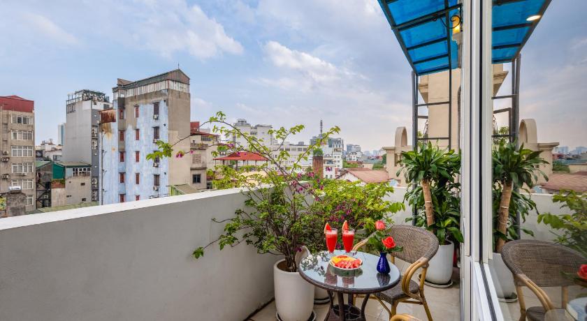 Image of Suite with Balcony 1