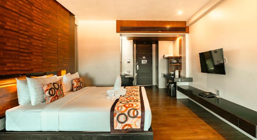 Image of Deluxe Balcony 12