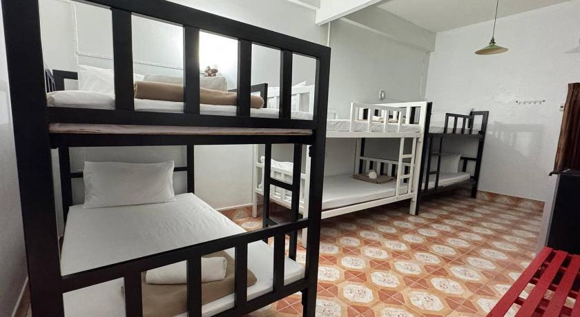Image of Family Room with Private Bathroom 0