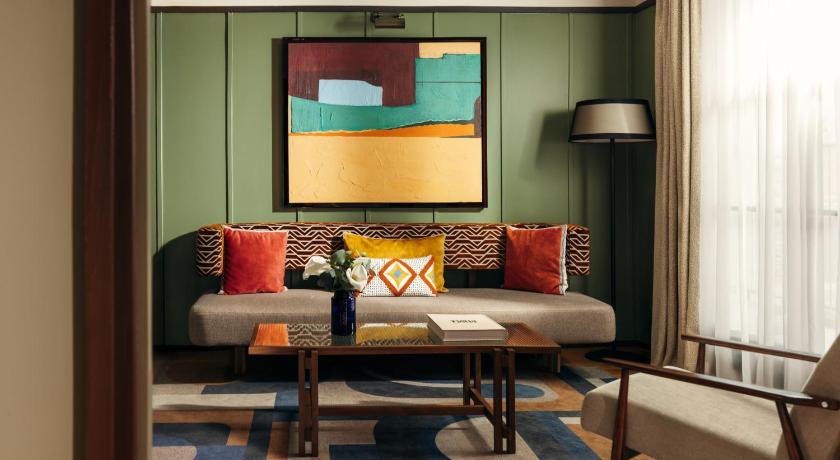 Image of Suite with Terrace 4